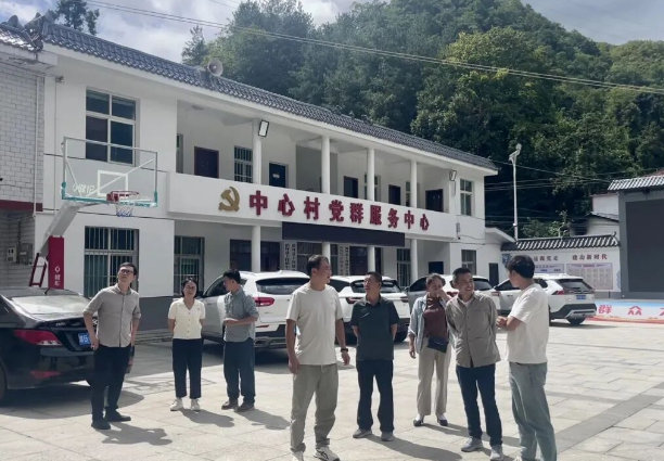 学习先进经验 赋能乡村蝶变——安康市农科院联合曾家镇金坪村赴上竹镇中心村学习“五改三建”及民居建设经验